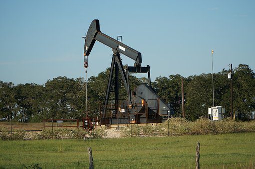 Leve caída en mayo del número de taladros petroleros en operación en Colombia