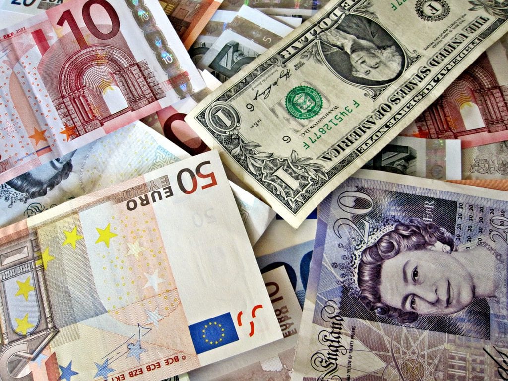 Unión Europa prepara contraataque en guerra comercial con EEUU