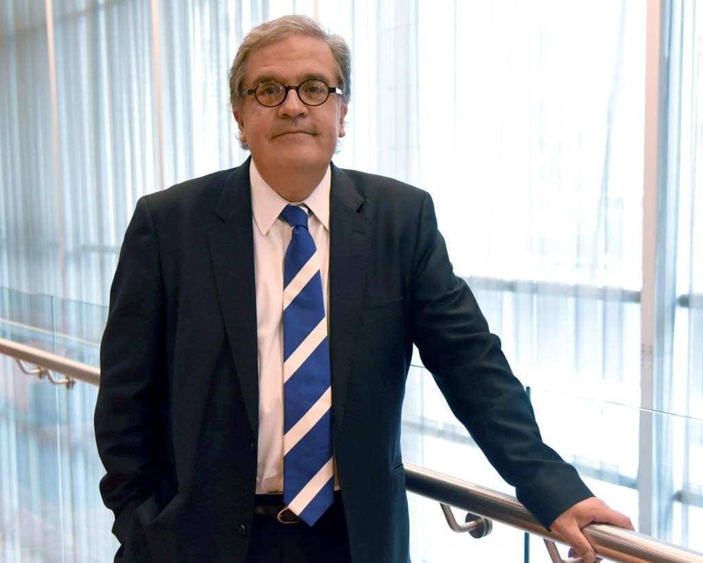 Menor inflación permite maniobrar mejor la política monetaria: Codirector Hernández