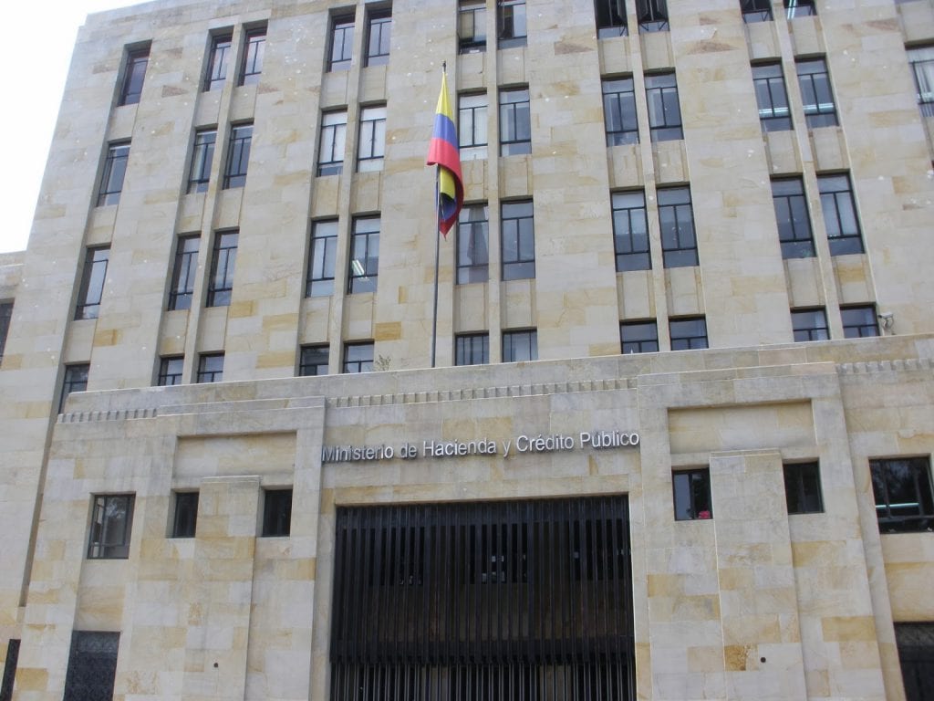 Gobierno colocó deuda interna de corto plazo a tasa estable