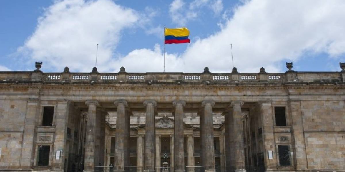 Senado aprueba ampliar cupo de endeudamiento de Colombia
