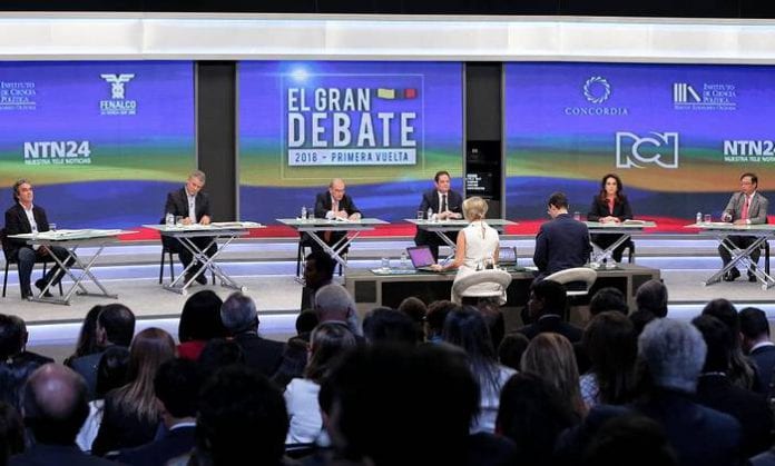 DEBATERCN.jpg
