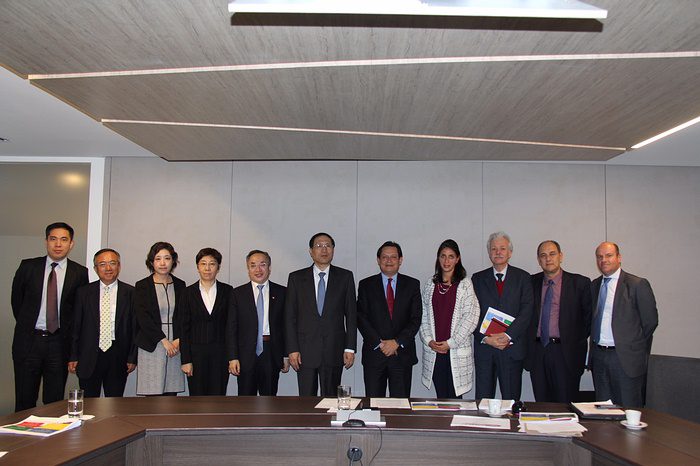 Banco chino sería socio de FDN para invertir en infraestructura