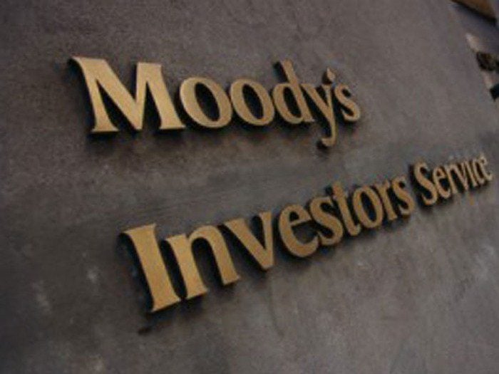 Moody’s bajó a negativa perspectiva de bancos en Colombia