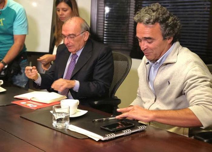 Negarían alianza entre Fajardo y De la Calle