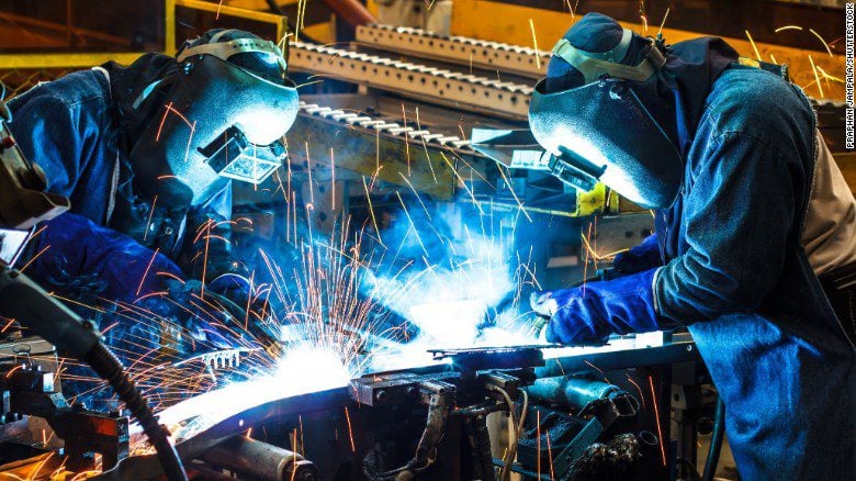 Leve desaceleración de la producción industrial entre abril y mayo de 2018