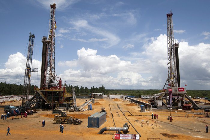 Alerta | Gobierno mejora escenarios de producción de petróleo