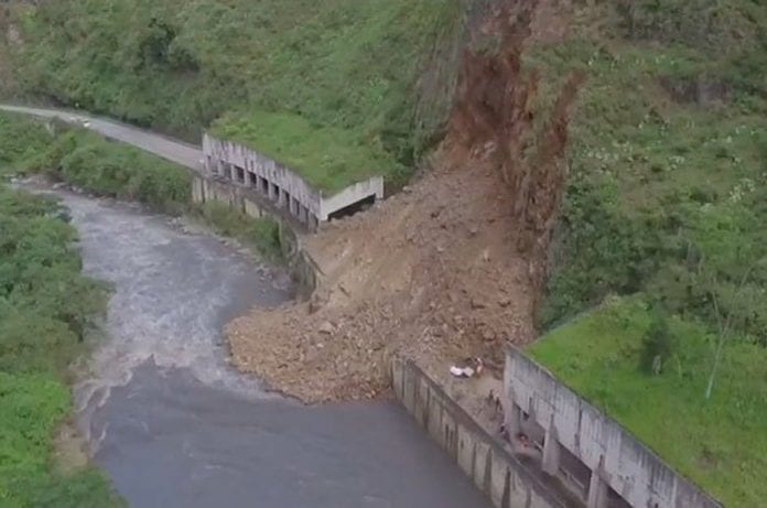 Recuperar la vía al llano tardaría tres meses y dependerá del clima