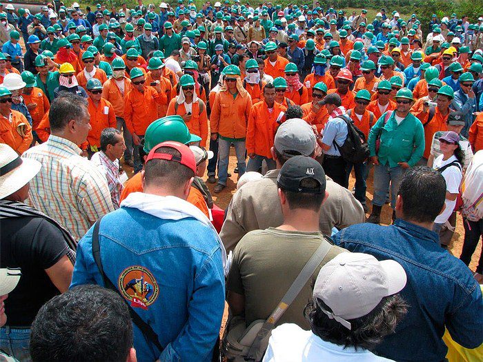 Sanciones o terminación de contrato para contratistas que participen en huelga de USO