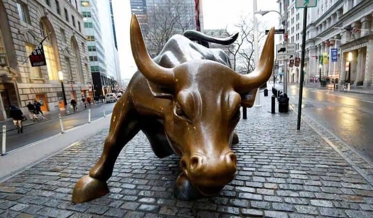Futuros de Wall Street al alza tras discurso de Powell señalando posible recorte de tasas ¿Tormenta perfecta en mercados financieros? Varios indicadores lanzan alerta