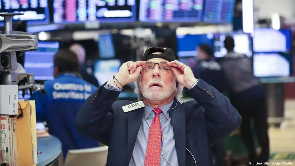 Dow Jones borra ganancias del año y cae más de 600 puntos; Bolsa de Colombia se contagia Dow Jones borra ganancias del año y cae más de 600 puntos; Bolsa de Colombia se contagia