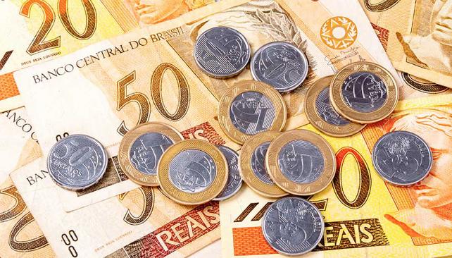 Gobierno brasileño revisaría a la baja su pronóstico del PIB para 2019 y congelaría recursos
