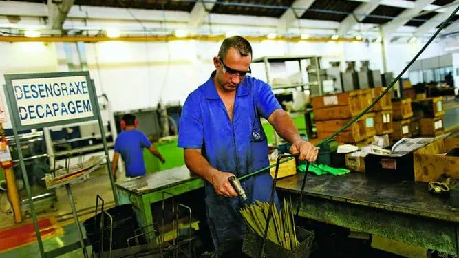 Confianza en negocios industriales de Brasil, en su nivel más alto desde septiembre de 2010 Senado aprueba reducción de la jornada laboral en Colombia