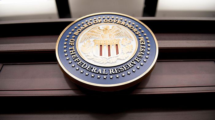 La Fed deja las tasas sin cambios, observa una desaceleración en la inversión empresarial