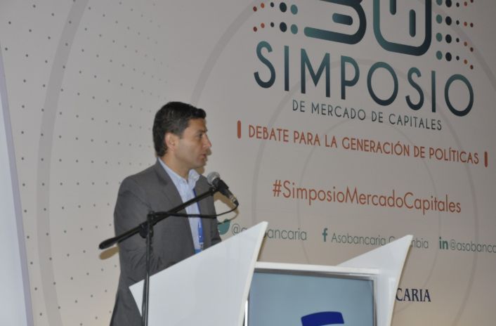 Superfinanciero señala riesgos de mercados emergentes