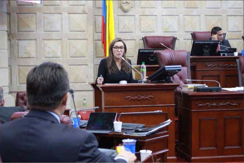 MinMinas buscará modificar regulación del sistema eléctrico hacia energías renovables