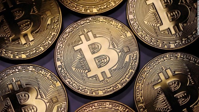 bitcoin-moneda-criptomoneda. Foto: CNN. Bitcoin supera los US$50.000 por primera vez en la historia