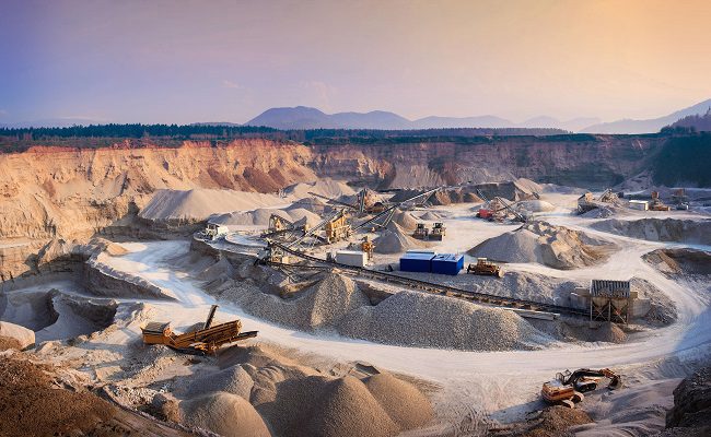 Congreso peruano prorrogó exonerar actividad de exploración minera y de hidrocarburos