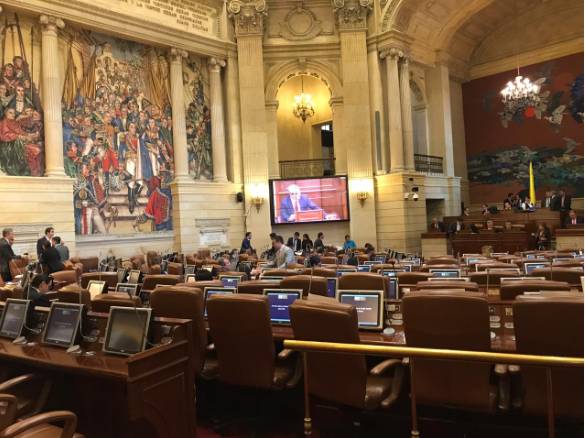Si ley de financiamiento pasa hoy primera votación, Congreso no se iría a sesiones extras