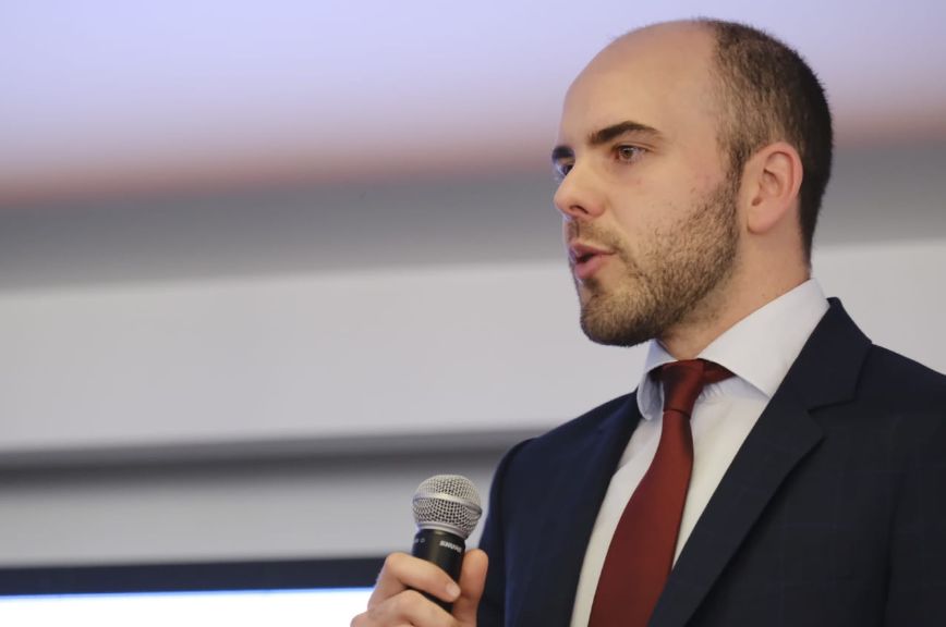 De cada $100 de ventas, las empresas dedican $13,5 en costo logístico