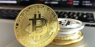 Bitcoin logra máximos de 2018 y Wall Street mantiene racha alcista