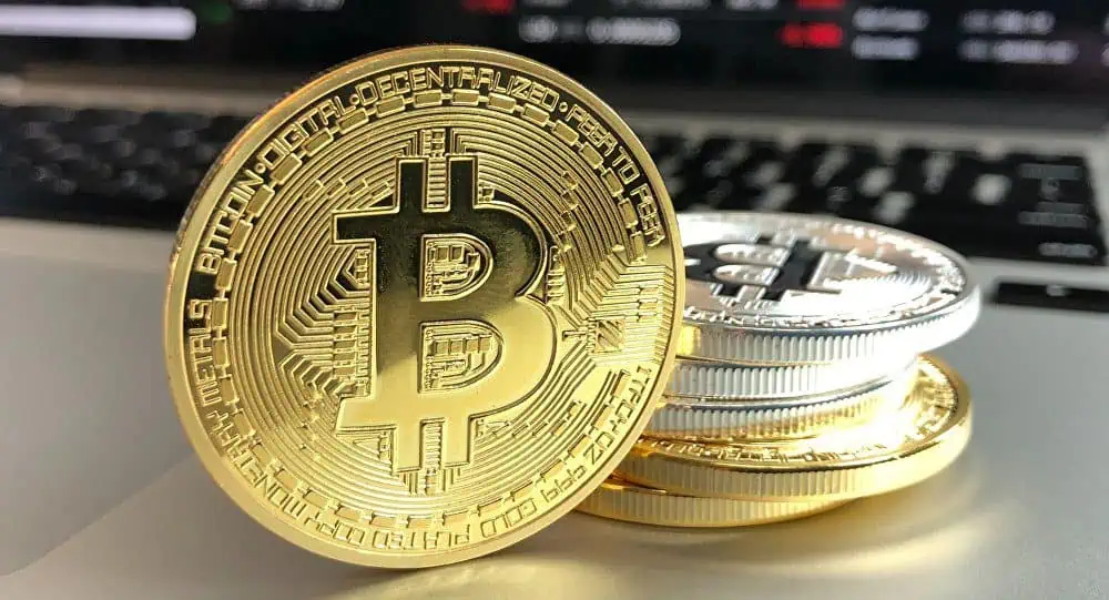 Bitcoin cae 74% en lo corrido del 2018 Bitcoin logra máximos de 2018 y Wall Street mantiene racha alcista