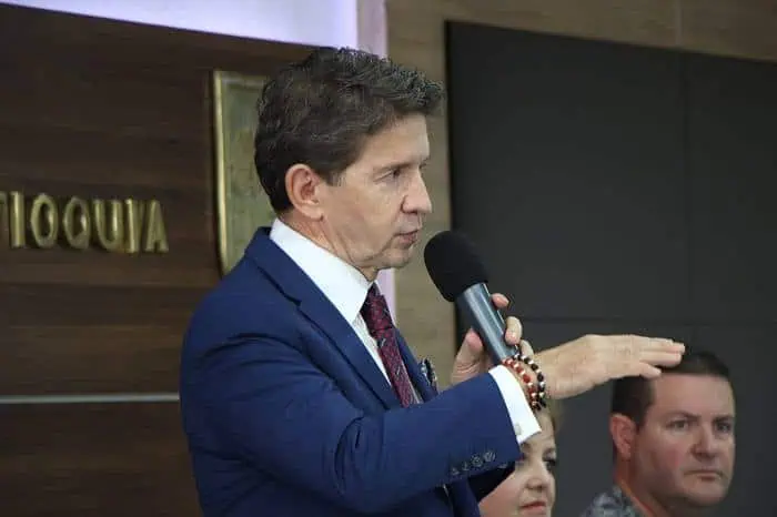Gobernador de Antioquia reiteró advertencia a EPM de embargar cuentas si no responde a multas Gobernador de Antioquia reiteró advertencia a EPM de embargar cuentas si no responde a multas