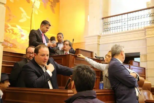 Minvivienda justifica suspensión de Mi Casa Ya como medida de responsabilidad fiscal Hundimiento de la ley de Financiamiento pasa factura al programa de vivienda de Colombia.