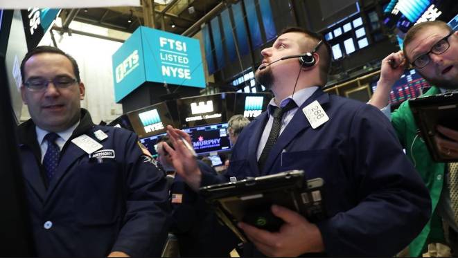 Empleo de EE. UU. y comentarios de la Fed disparan el Dow Jones en más de 700 puntos