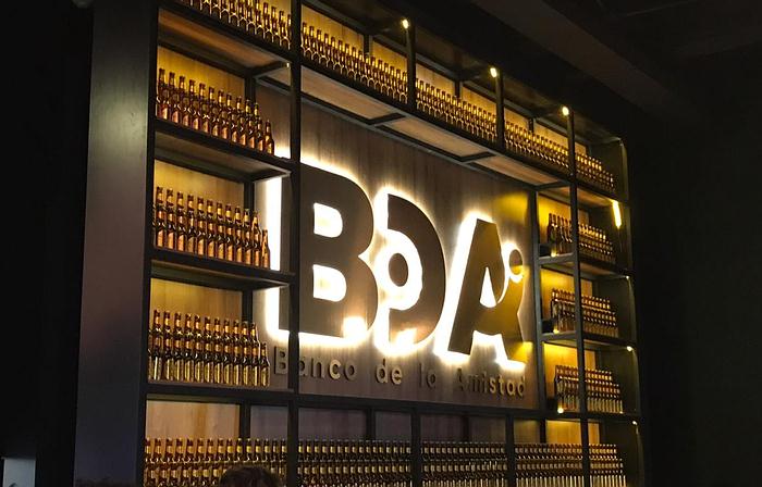Así funcionará el Banco de la Amistad de Cerveza Póker