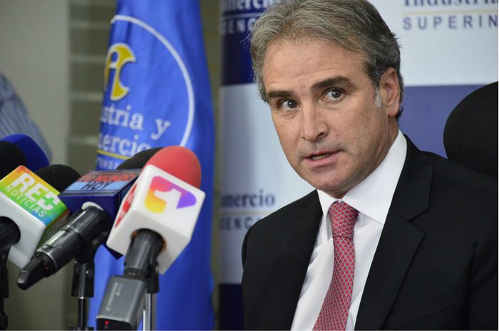 Pablo Felipe Robledo, al borde de un ataque de nervios