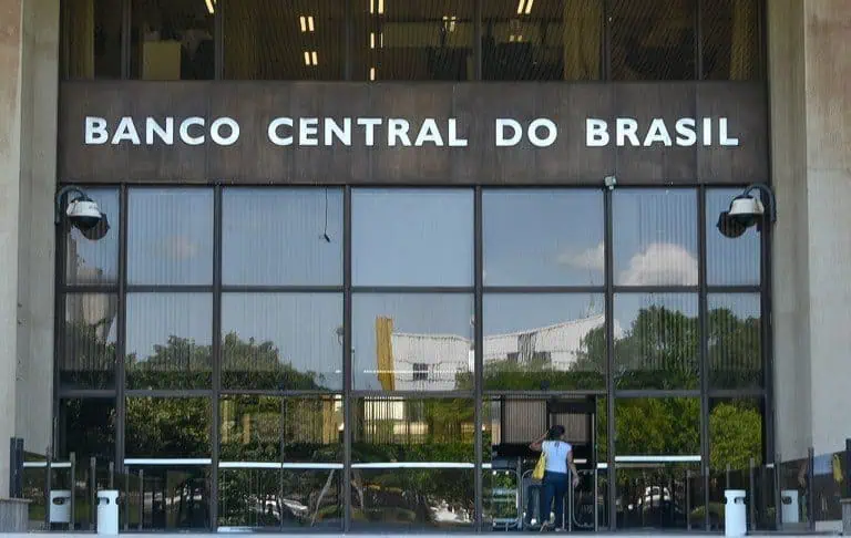 Banco Central de Brasil redujo el pronóstico del PIB a 2,0% para 2019; mantuvo proyección de inflación en 3.9% Banco Central de Brasil redujo el pronóstico del PIB a 2,0% para 2019; mantuvo proyección de inflación en 3.9%