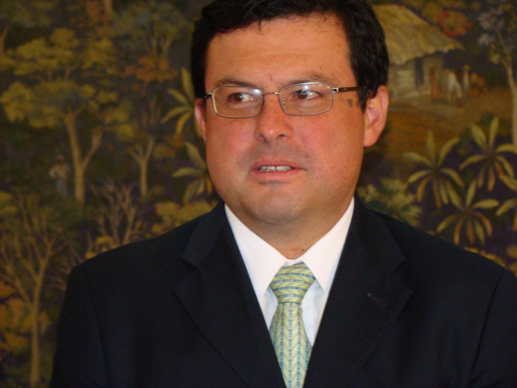 Codirector Zárate ve coherente la visión del mercado sobre tasas estables en 2019