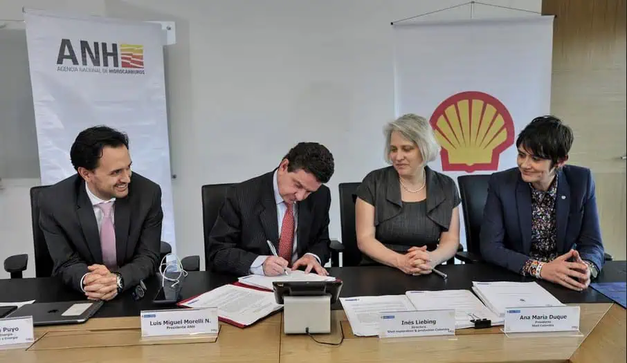 ANH y Shell firman contratos de exploración y producción costa afuera por US$100 millones ANH y Shell firman contratos de exploración y producción costa afuera por US$100 millones