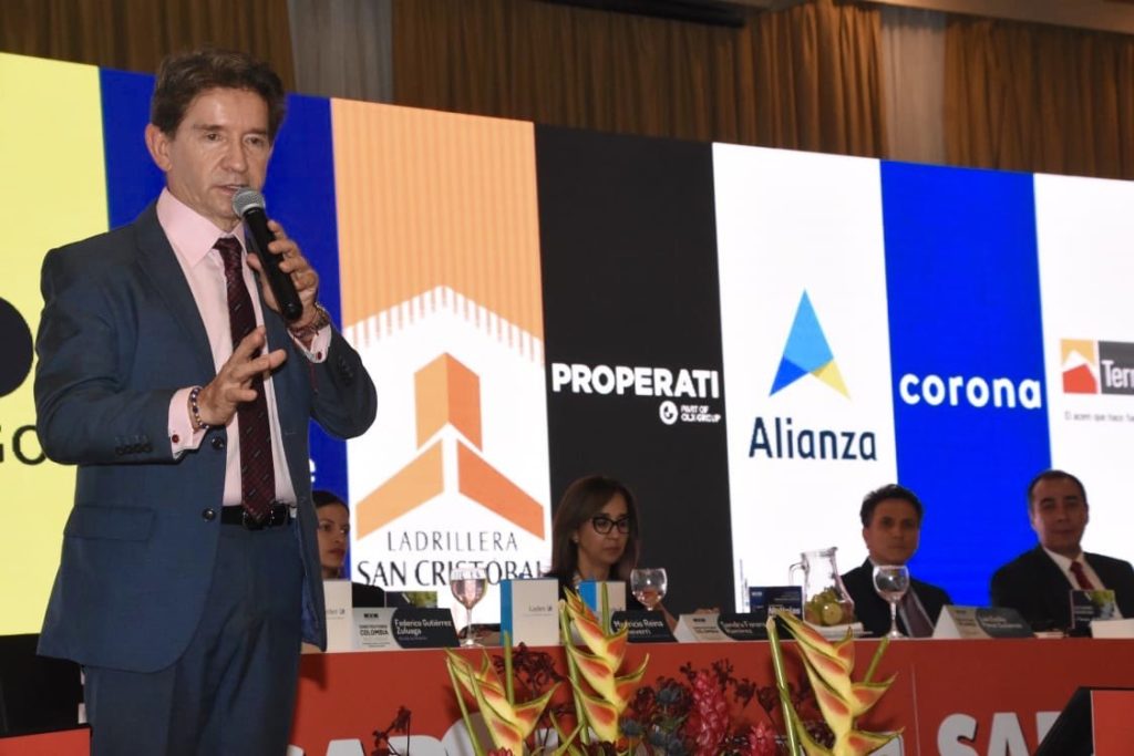 Luis Pérez informó sobre nuevas obras en Antioquia