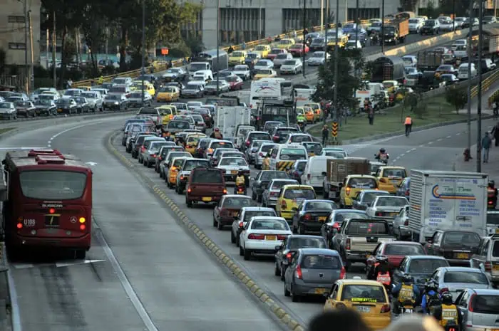 A partir del martes 22 de septiembre vuelve y el ‘Pico y Placa’ en Bogotá Infractores de multas de tránsito en Colombia tendrán amnistía