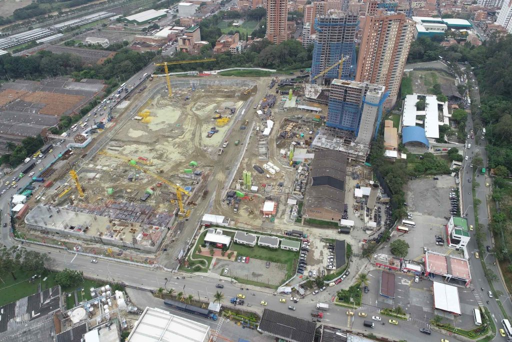 Avanzan las obras del centro comercial Plaza Fabricato en Bello (Antioquia)