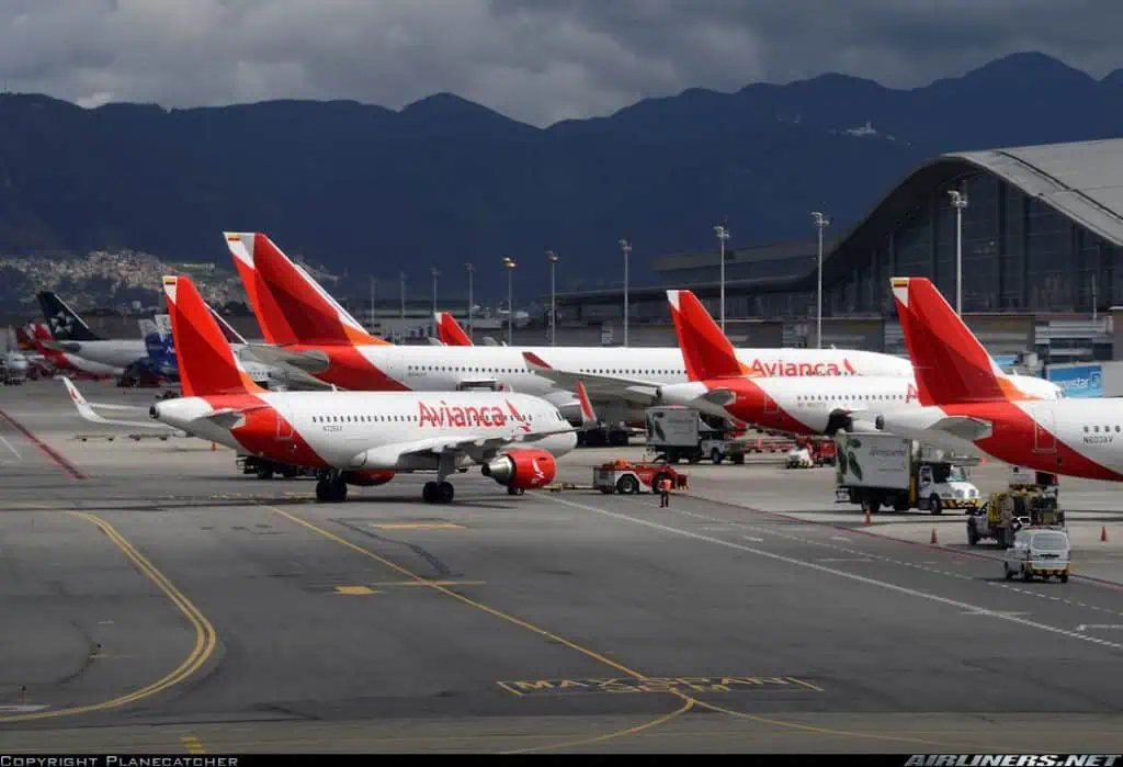 Avianca ajusta rutas desde Bogotá hacia Medellín y Cali Avianca ajusta rutas desde Bogotá hacia Medellín y Cali