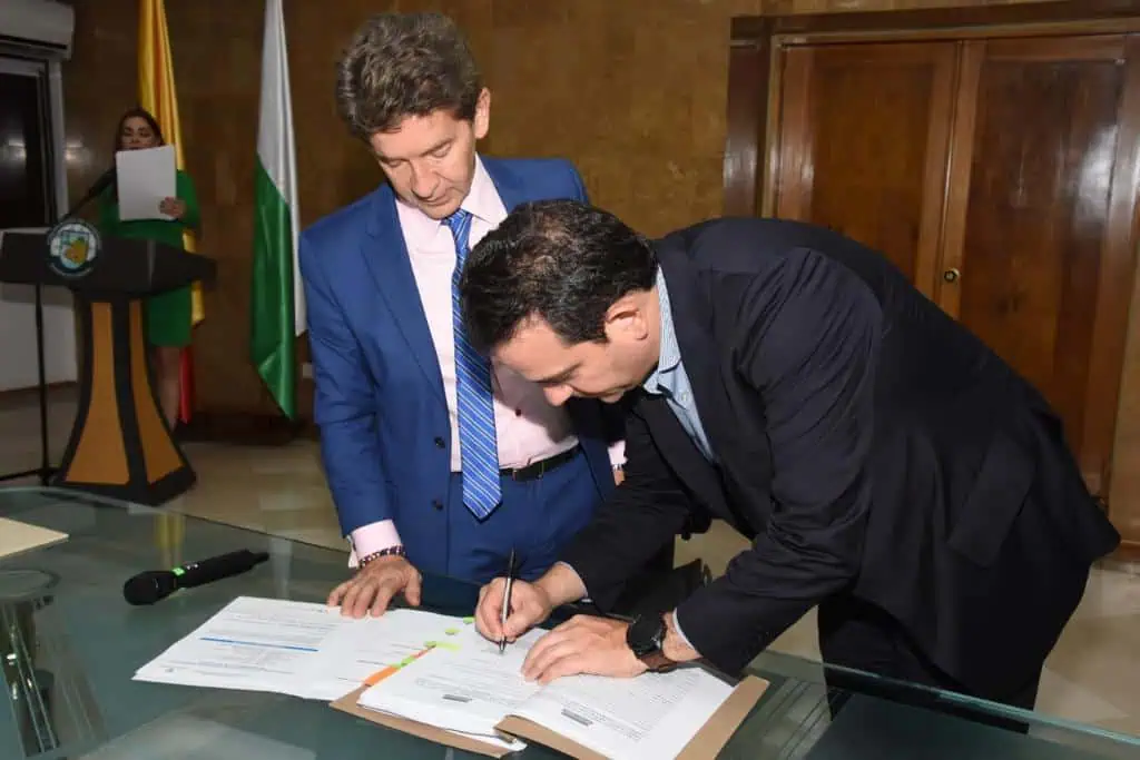 Se firmaron 15 contratos mineros en Antioquia Se firmaron 15 contratos mineros en Antioquia