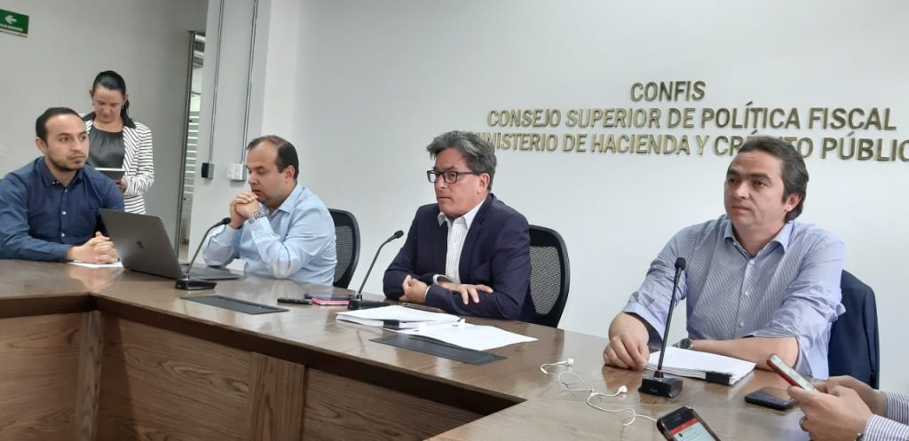 Gobierno demandará aranceles a textiles en el Plan de Desarrollo; podrían tener efecto inflacionario