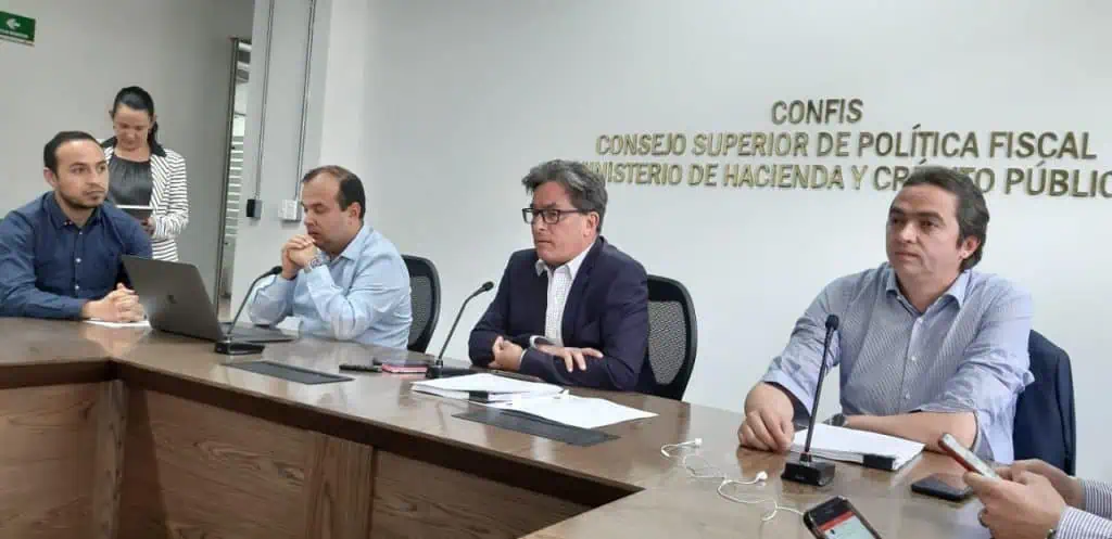 Gobierno demandará aranceles a textiles en el Plan de Desarrollo; podrían tener efecto inflacionario Gobierno demandará aranceles a textiles en el Plan de Desarrollo; podrían tener efecto inflacionario