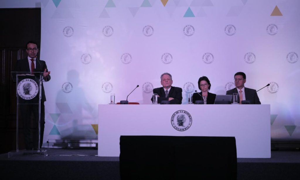 Sistema financiero es sólido, pero a BanRep le preocupan cuenta corriente y crecimiento externo