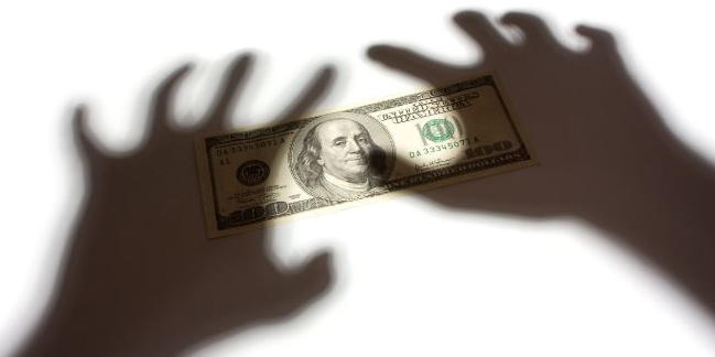 Fitch advierte riesgo sistémico por aumento del "shadow banking"