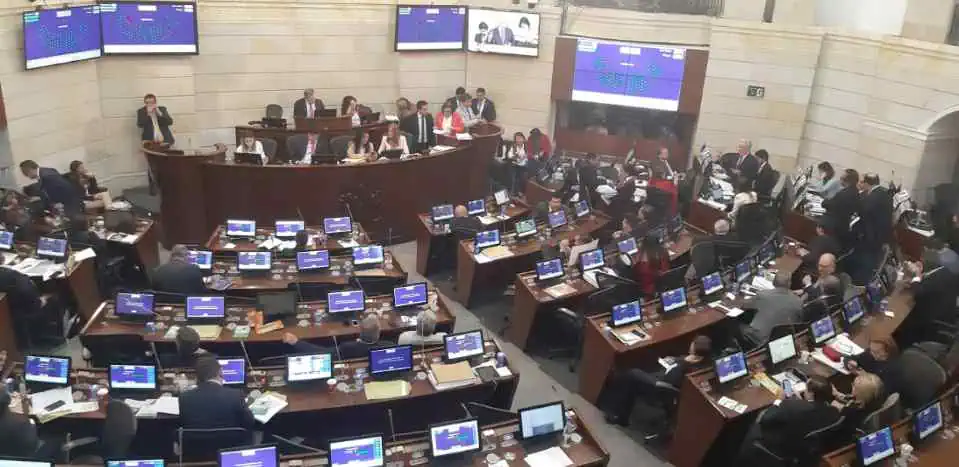 Plenaria de Senado acogió el texto de Cámara y aprobó el Plan Nacional de Desarrollo Plenaria de Senado acogió el texto de Cámara y aprobó el Plan Nacional de Desarrollo