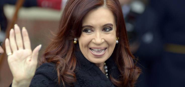 Cristina Fernández lidera encuesta, pagada por el Gobierno, para presidenciales en Argentina