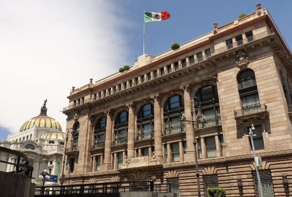 Banco Central de México decidió mantener tasa de política monetaria en 8,25% para junio