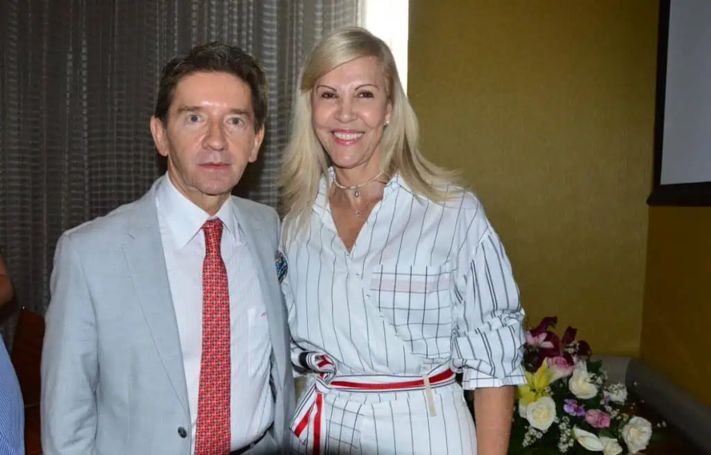 Gobernadores de Antioquia y Valle crearán productora de alcoholes para licoreras del país Gobernadores de Antioquia y Valle crearán productora de alcoholes para licoreras del país