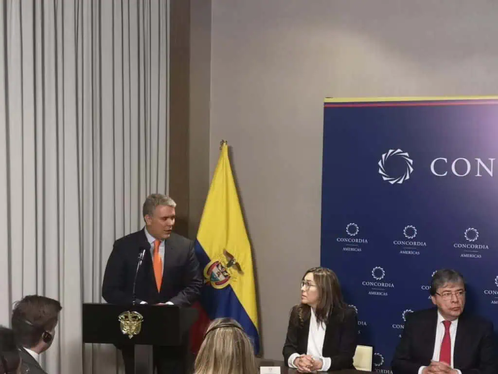 Colombia y EE. UU. firman acuerdo de cooperación en asuntos energéticos Colombia y EE. UU. firman acuerdo de cooperación en asuntos energéticos