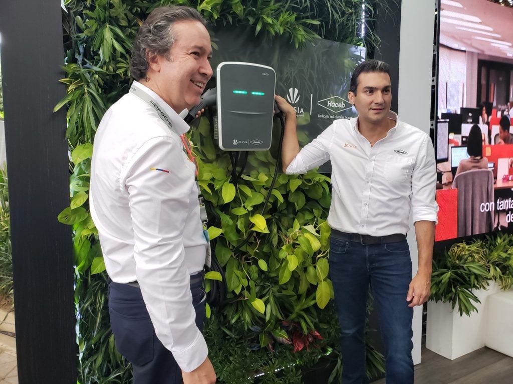 Celsia y Haceb lanzan puntos de carga eléctricos residenciales 100% colombianos
