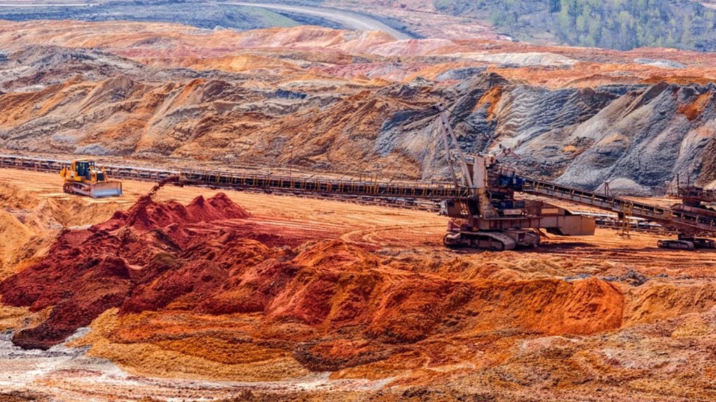 Chilena Codelco mejoró ganancias a junio tras repunte de producción